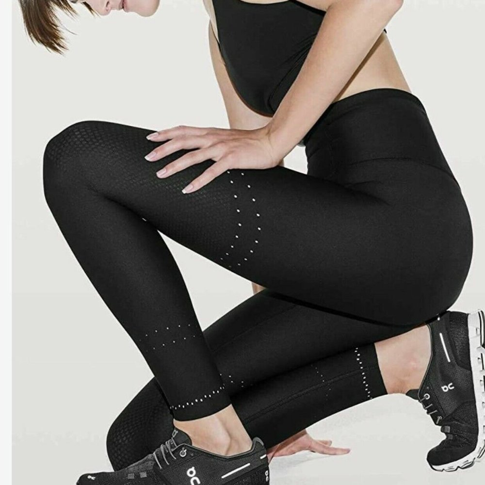 NWT Lululemon in focus run Leggings Size 2 Black 27" $148